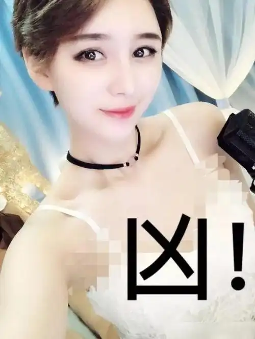 月月王颜值和身材都没得说,无论之前在yy直播还是