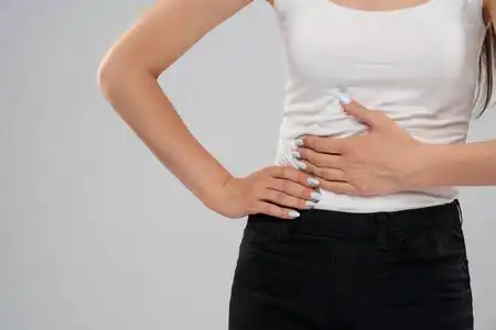 肝痛的女人.照片