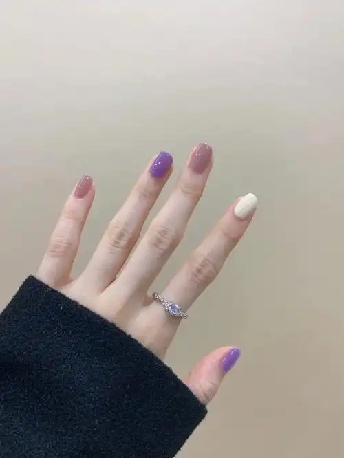 夏日纯色简约跳色美甲