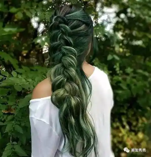 2017年度色彩—greenery草本绿