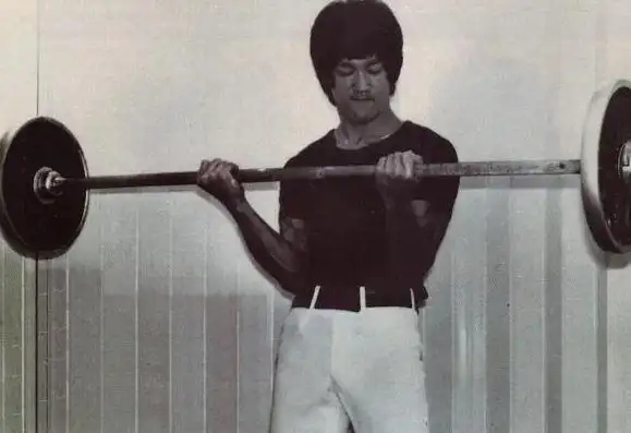 功夫巨星李小龙训练照:图2震惊世界,图8让人直呼看不懂