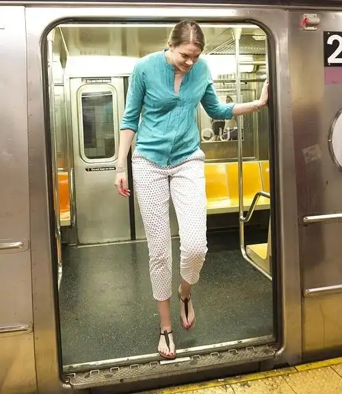 来看看美国女巨人"高人一等"的生活