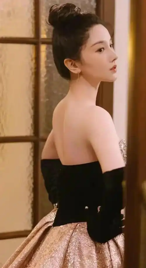 时尚前卫的陈小纭,惊艳迷人,魅力无限的写真照!__财经头条