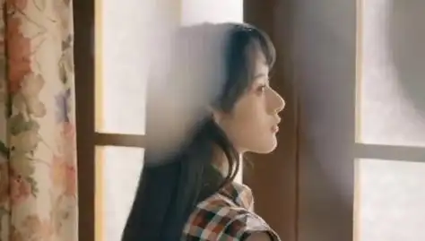 袁冰妍复古花园大片,精致的侧颜温柔的眼神,宛如误入花园的仙子-生活