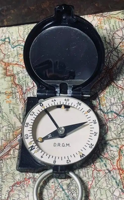 原品二战德国 德军用指北针: 带有rathenow漆印的早期 - 抖音