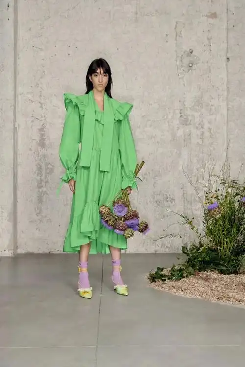 色彩趋势灵活自由全年皆宜的2021春夏流行色纽约时装周