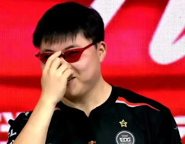 时隔1462天,uzi再次操刀薇恩,理性讨论:他到底还有多少底裤