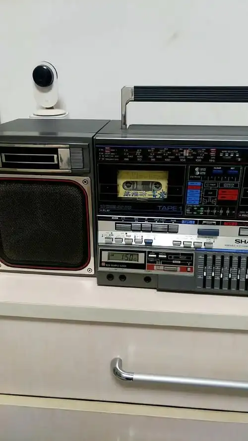 这么多年能保存如此完美,实在不易,原装夏普gf800收录机