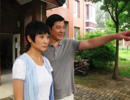 养父热拍孔琳孙思瀚片场大打出手