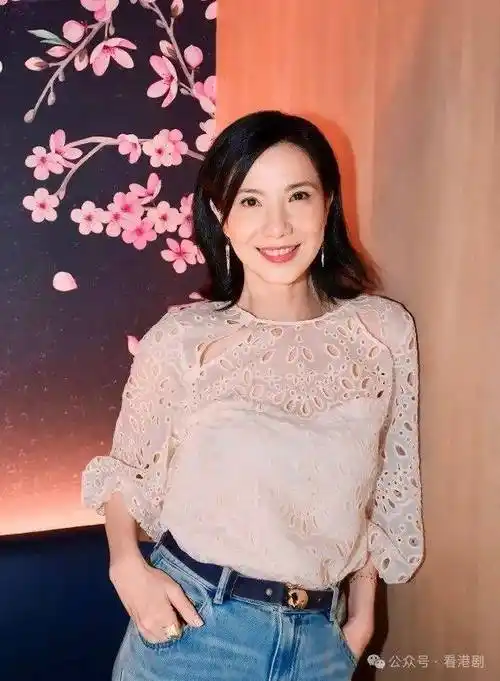 首代"晶女郎"关秀媚(shooky)淡出娱圈18年,近年网上一出现她的近照,即