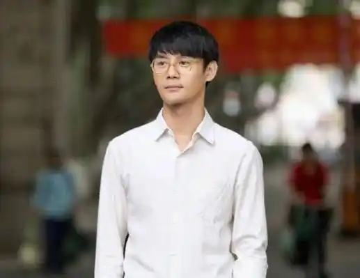 演员现状差距大,有人片约不断,有人从主角沦为配角_胡歌_明台_王凯