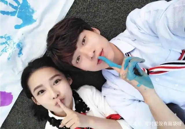 自从邓伦和李沁参加了《爸爸去哪儿》之后,一直广受观众瞩目,并希望