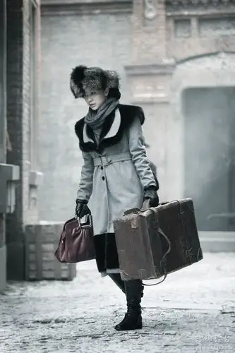 宋佳《悬崖》剧照:奢华与时尚