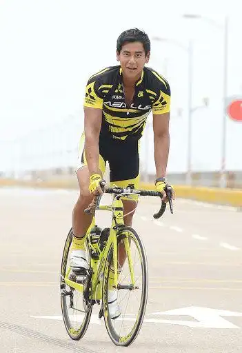 挨200拳指甲剥离看彭于晏演戏次次都是见他真玩命