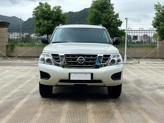 新到9218款年日产 途乐 4.