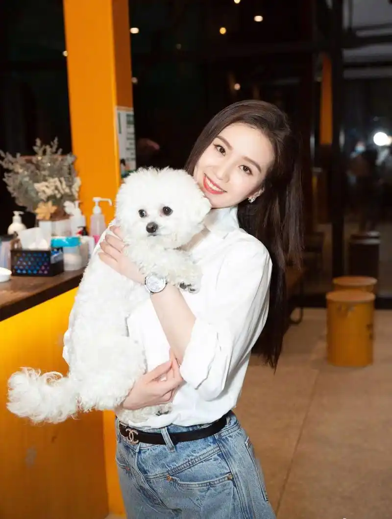 刘诗诗的经典穿搭,麒麟葫芦项链,不一样的传统与时尚融合的美感