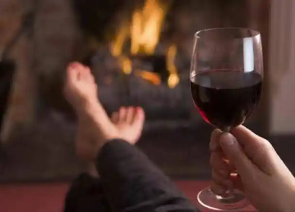 喝红酒前为什么要摇杯