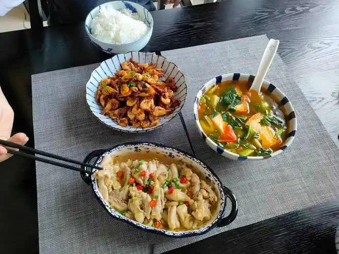 精致午餐3个菜吃得舒服还不贵儿子却大叹太可惜