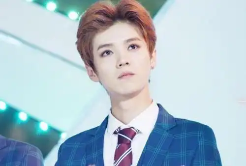 原创张艺兴突然宣布恋情竟然是撞车事件搞得粉丝和网友一脸懵圈