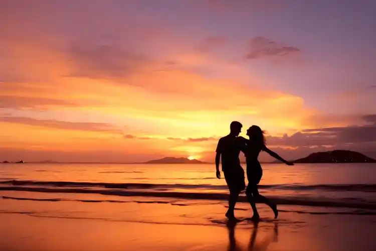 两性交往中:除了嘴巴,亲吻对方这4个部位,更能激起欲望_情感_爱情