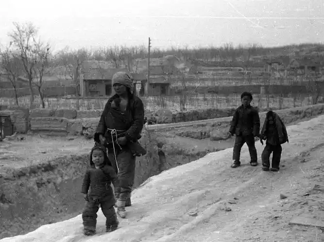 心酸旧照:看看1940年代河南农村的生活景象