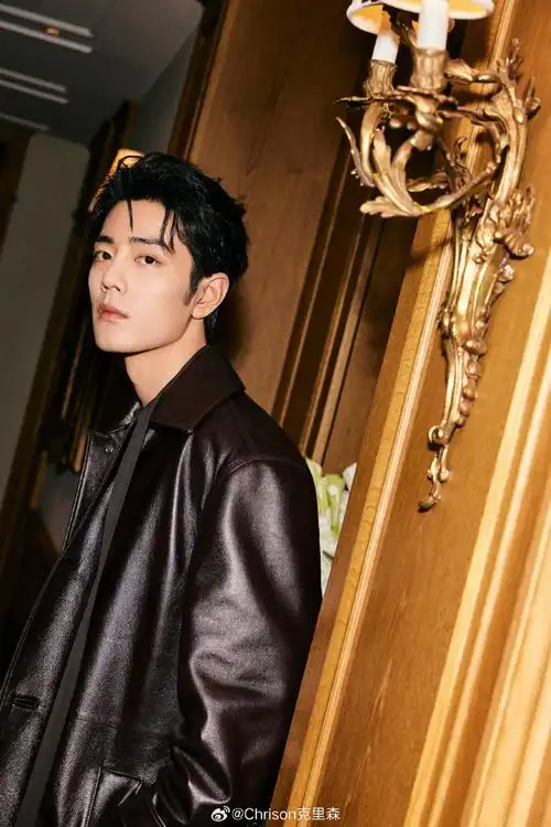 肖战低胸领带造型