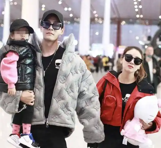 离异后带娃再嫁小6岁经超,被宠成小公主,这对姐弟恋太甜了_李琳_妻子