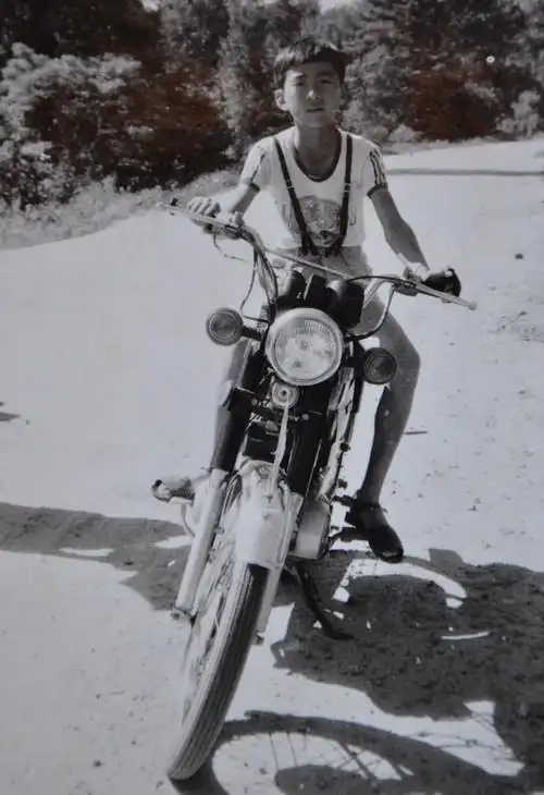 jianzhong)笑口常开的美篇.几十年前的黑白老照片,勾起童年的人生回忆