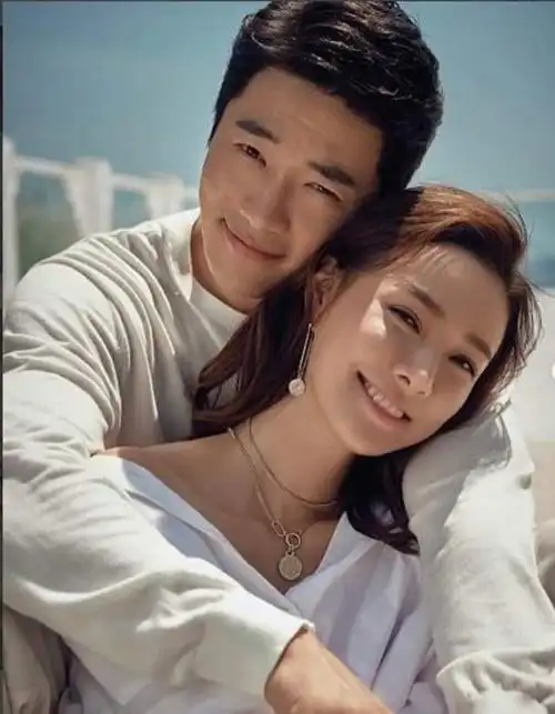 在早期的韩剧中,男主角们的颜值一直是观众们津津乐道的话题.