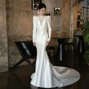 轻婚纱2023新款新娘高级感缎面鱼尾出门纱主持人宴会晚礼服女长袖