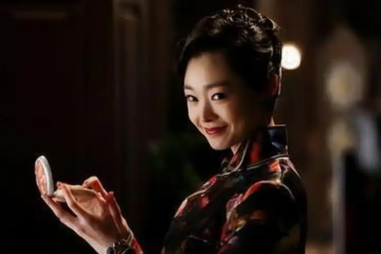 一个为旗袍而生的女子"宋轶"印象最深刻是她在伪装者里的角色于曼丽