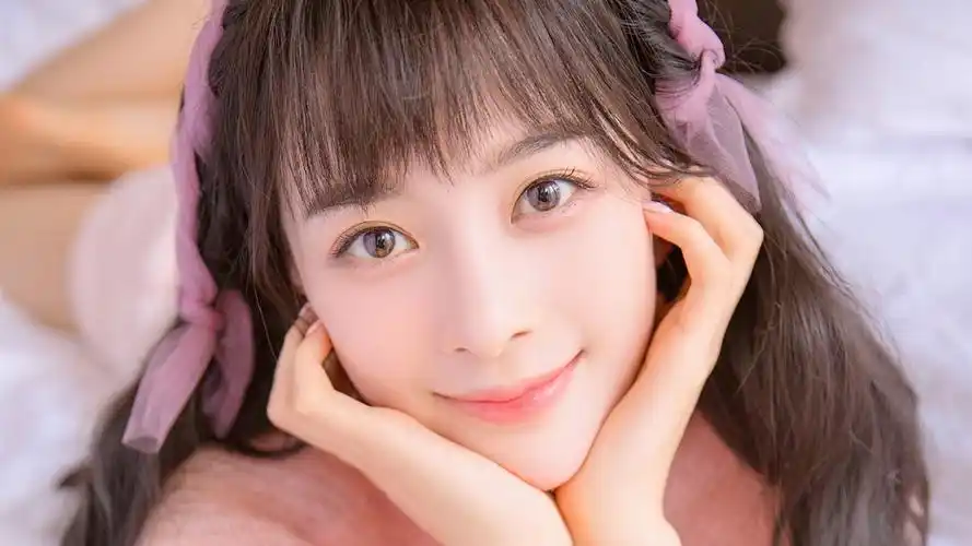 可爱甜美日系少女高清桌面壁纸