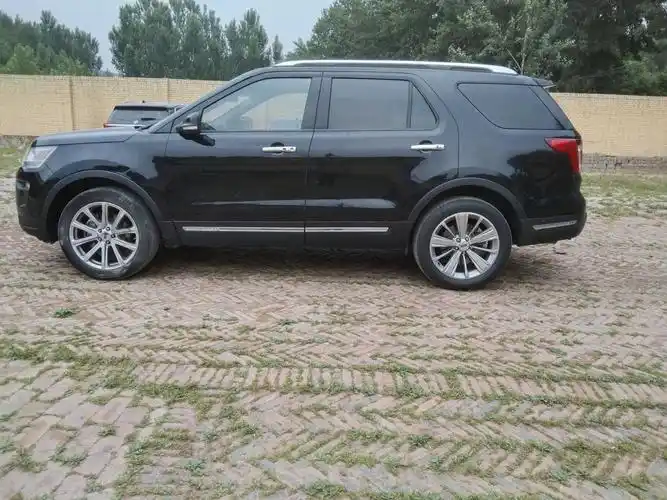 出售18年福特进口探险者新车指导价459800落地50万现在