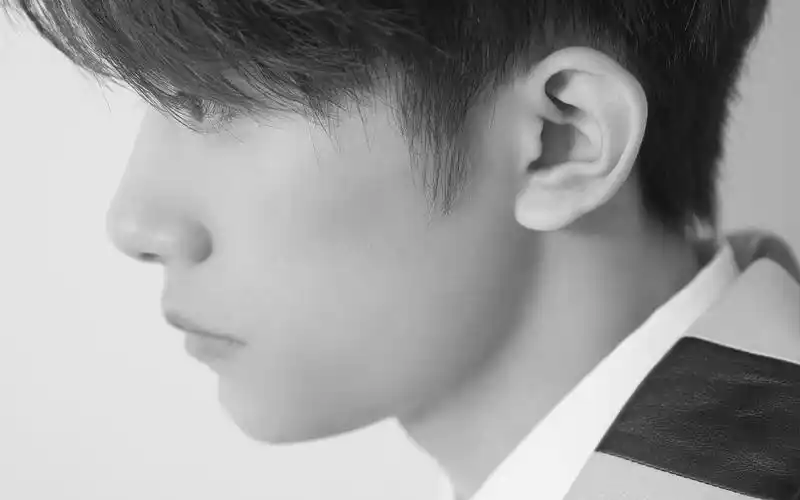 四字弟弟易烊千玺壁纸图片