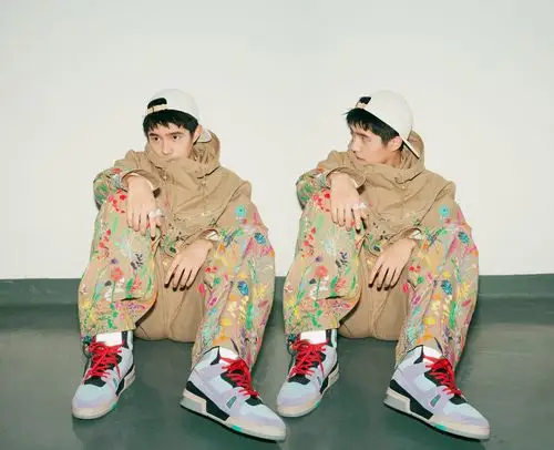 吴亦凡上脚「最有排面的 lv 球鞋」!售价超万元,玩命抢可能都买不到!