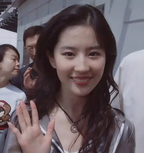 刘亦菲真是老天赏饭吃的长相和气质