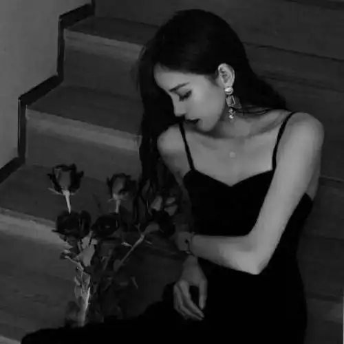 女生头像 | 酷酷的黑白女头 313特别酷的女人头像图片微信搜索关注