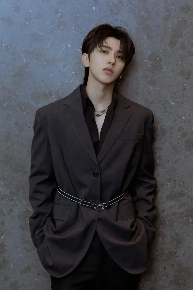 蔡徐坤写真图册