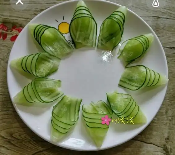 第6步(创意黄瓜盘饰摆盘拼盘(有小裙子)的做法)