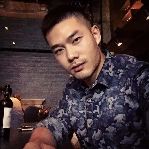 霸气大男人_微信头像男图片_扣扣居