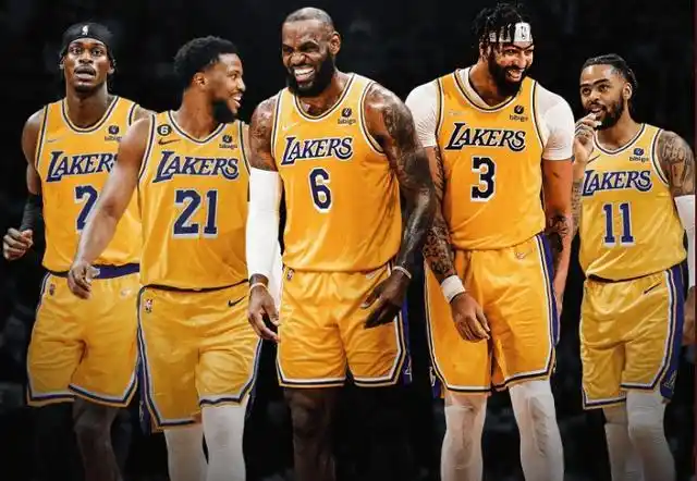 湖人首发到底如何安排?还剩24场,能进季后赛吗?