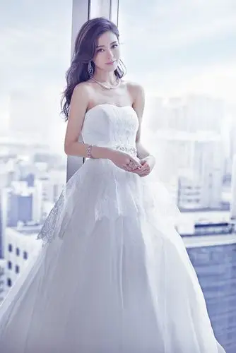 简介:文咏珊《新娘modernbride》性感婚纱写真图片,分享一组文咏珊