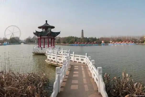 阜阳市拥有许多美景,其中颍上县八里河风景区和临泉魔幻之都文化旅游