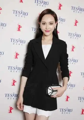 女星西装比拼谁最酷 你想不到赵丽颖可以秒杀刘涛