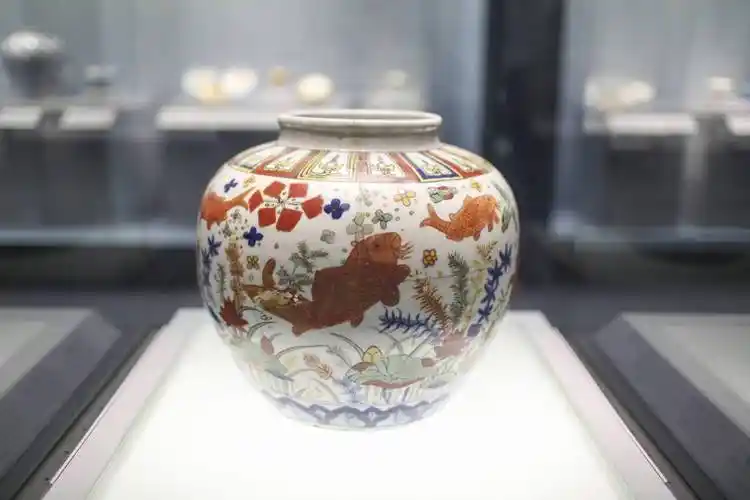 北京:国家博物馆古代瓷器书画展厅全新亮相_中国_视觉_嘉靖