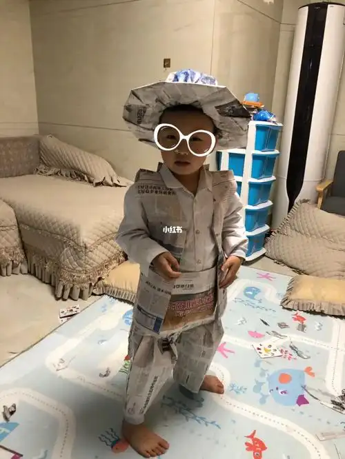 废物利用 #旧报纸改造 #报纸自制衣服#六一儿童节老师要求做时仔沣