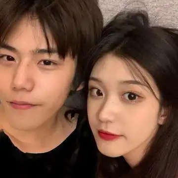 2020最潮甜蜜真人情侣头像