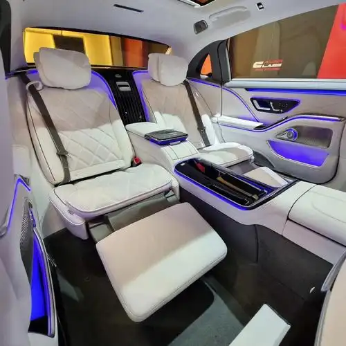 没人会拒绝这样的后排吧全新奔驰迈巴赫