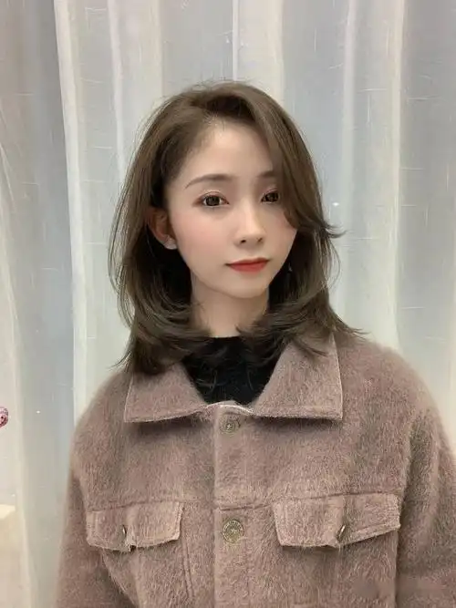 2021流行"c型卷"烫发,中长发留超级美!_发型