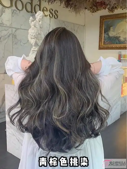 头发染什么颜色显脸白今年流行显白显年轻气质的头发颜色大全